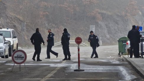 NASTAVLJA SE MALTRETIRANJE SRBA: Zaustavljen kombi Pošte Srbije na prelazu Jarinje