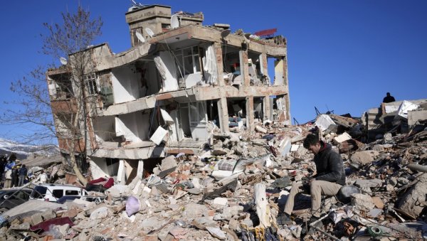 НАЈНОВИЈИ ПОДАЦИ О БРОЈУ ЖРТАВА: Више од 45.000 погинулих у земљотресу у Турској и Сирији