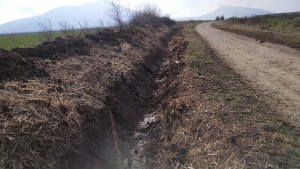 ГУДУРИЦИ ВИШЕ НЕ ПРЕТИ ВОДА СА ВРШАЧКИХ ПЛАНИНА: После више деценија очишћени одводни канали