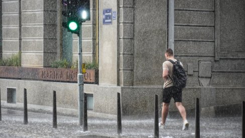 HITNO UPOZORENJE RHMZ-A: U narednih sat vremena stiže nevreme sa pljuskovima, grmljavinom i gradom