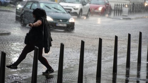 STIŽE PROMENA VREMENA: RHMZ najavio kada će početi pljuskovi