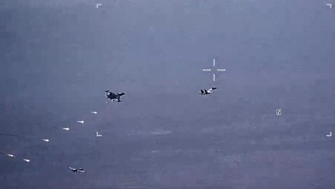 POGLEDAJTE - OSVANUO REDAK, NEMONTIRAN VIDEO SUSRETA AMERIČKE I RUSKE LETELICE: Kako ruski Su-34 napada američki dron MQ-9 Reaper (VIDEO)