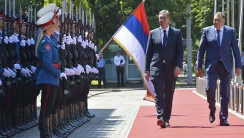 И СРБИЈИ САНКЦИЈЕ АКО ПОМАЖЕ СРПСКОЈ? Да ли би Београд требало да се забрине после изјаве помоћника државног секретара Америке