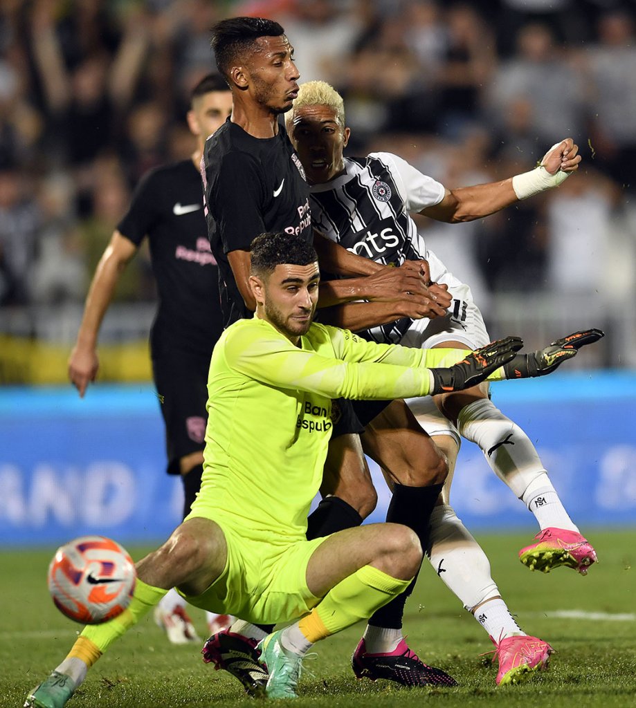 Mitrovčani srušili Partizan iz Kupa! FK Radnički bolji posle boljeg  izvođenja penala!