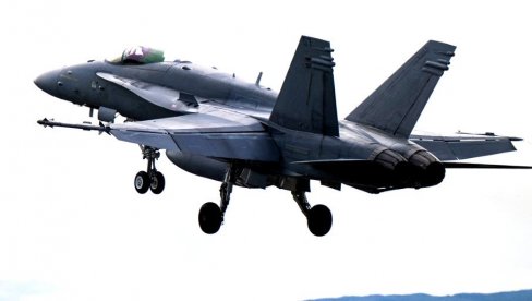 AMERIKA SPREMILA ŽESTOK ODGOVOR RUSIMA I KINEZIMA: Raketa SM-6 (AIM-174B) lansirana sa lovca F/A-18E Super Hornet (VIDEO)