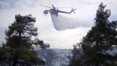 VATRA GUTA SVETU GORU: Ogroman broj vatrogasaca gasi veliki požar, dignuti i helikopteri