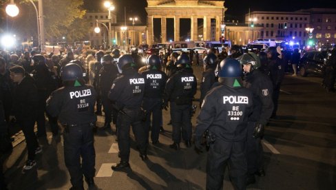 STIŽE 40.000 ENGLEZA: Nemačka policija savetuje huligane da biraju pivo sa manje alkohola