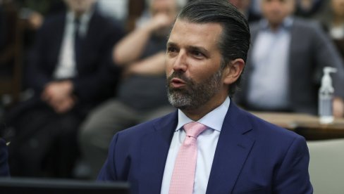 TRAMPOV SIN U POSETI GRENLANDU: Donald junior stigao na najveće ostrvo