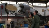 AMERIKANCI ZAVRŠILI SPREMANJE UKRAJINACA ZA F-16: Prva grupa pilota prošla borbenu obuku za novi lovac (VIDEO)