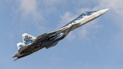 УБИТАЧАН ТАНДЕМ Су-57 И ДРОН Ц-71: Први у свету авион који може да избацује и купи дронове у ваздуху (ФОТО/ВИДЕО)