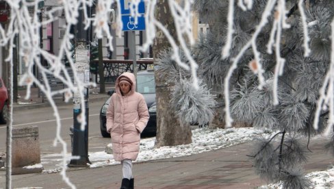 ЕКСТРЕМНО НИСКЕ ТЕМПЕРАТУРЕ И ОПАСНО ВРЕМЕ: РХМЗ се огласио рано јутрос - упаљени метео аларми у целој земљи