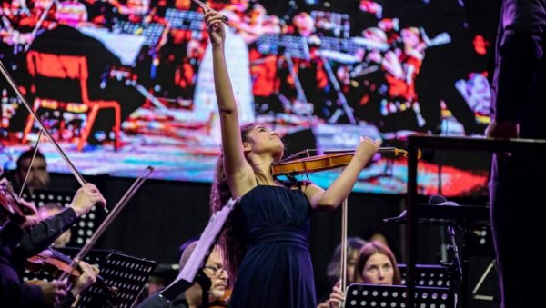 ЛАНА ВИОЛИНОМ ПОКОРИЛА СВЕТ: Мала Новосађанка стигла до самог врха и освојила најзначајније признање класичне музике