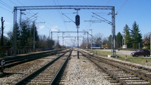 ŽELEZNIČKI SAOBRAĆAJ U PREKIDU: Iskliznula tri vagona teretnog voza kod Velike Plane