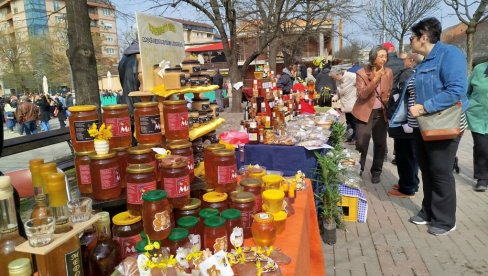 ВЕЛИКИ ЈУБИЛЕЈ ПЧЕЛАРСКОГ УДРУЖЕЊА „ГРЗА“: 140  година организованог пчеларства у Параћину