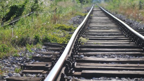 DRUGO SAMOUBISTVO U ROKU OD PAR DANA: Muškarac se bacio pod voz na pruzi Leskovac - Niš