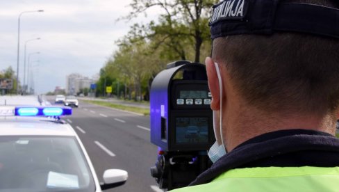 PIJANI ZA VOLANOM AUTOMOBILA I KAMIONA: Za vikend u Južnobačkom okrugu policija iz saobraćaja isključila 115 vozača