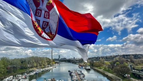 БОШЊАЦИ ПРОТИВ ХИМНЕ БОЖЕ ПРАВДЕ И ГРБА НЕМАЊИЋА: Српска након 17 година враћа некадашња обележја у институције