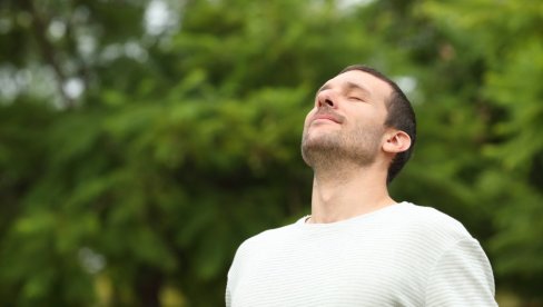 MAJNDFULNES - MENTALNI TRENING PAŽNJE  Najprisutniji smo dok vežbamo i vodimo ljubav