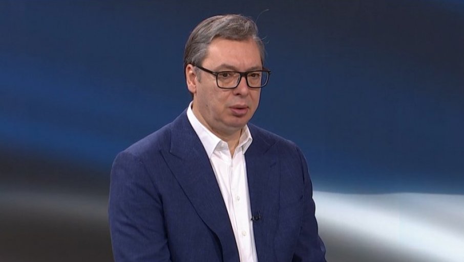 SADA ME ZOVU ME SA SVIH STRANA DA ME UBEDE: Vučić - Hoće kompromisno rešenje, nema tu kompromisa