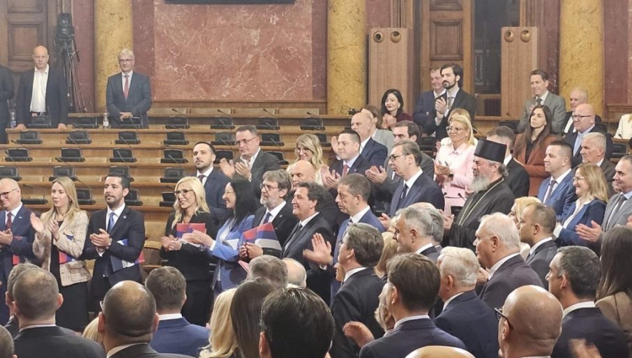 POLAGANJE ZAKLETVE U SKUPŠTINI SRBIJE: Stigao i predsednik Aleksandar Vučić (VIDEO)