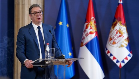 VUČIĆ STIGAO U NOVI SAD