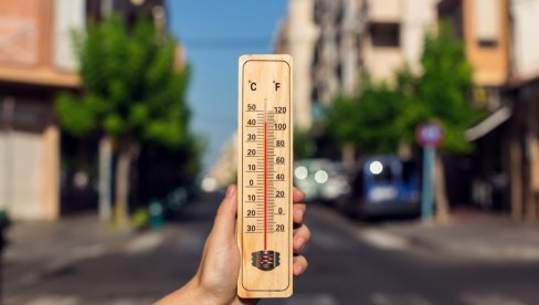 VRELI TALAS TOPI SRBIJU: Temperature obaraju rekorde - na snazi vanredna situacija u više opština