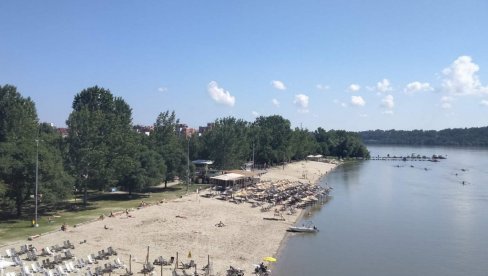 MASKIRANI NAPALI TROJICU MLADIĆA IZ FUTOGA NA ŠTRANDU: Poznato stanje povređenih, jedan zadržan na daljem lečenju, dvojica otpuštena kući