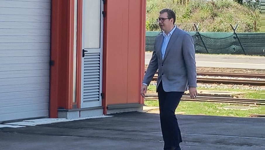 VUČIĆ U ZEMUNU: Predsednik na predstavljanju novog kineskog brzog voza (VIDEO)