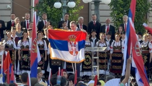 SVESRPSKI SABOR Moćan govor predsednika Vučića: Sačuvaćemo srpsko ime i prezime. Sačuvaćemo Srpsku i Srbiju (FOTO/VIDEO)