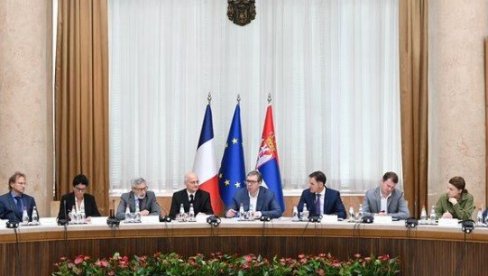 INVESTICIJE U PRIORITETNIM SEKTORIMA I UČEŠĆE U EKSPO: Predsednik Vučić se oglasio nakon sastanka sa MEDEF-om (FOTO)
