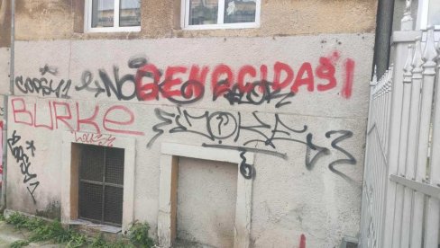 SRAMAN GRAFIT OSVANUO U SARAJEVU: Hitno se oglasila ambasada Srbije - Najoštrije osuđujemo vandalski čin (FOTO)