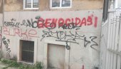SRAMAN GRAFIT OSVANUO U SARAJEVU: Hitno se oglasila ambasada Srbije - Najoštrije osuđujemo vandalski čin (FOTO)