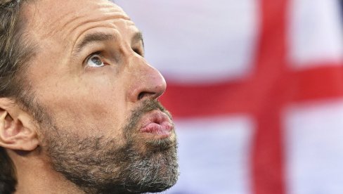 PROBLEMI ZA SAUTGEJTA! Fudbaler Engleske pred meč eliminacione faze doživeo bizarnu povredu