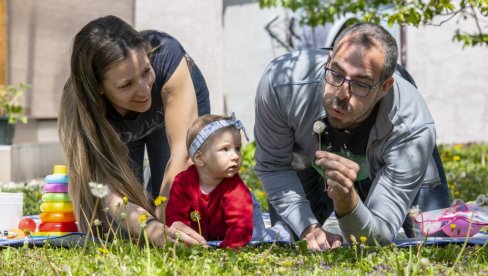 PODRŠKA RODITELJIMA: UNICEF obeležava Mesec roditeljstva