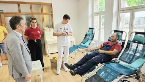 ХУМАНИ У АКЦИЈИ: Видовданска акција добровољног давања крви у Угљевику
