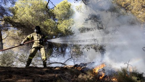 SVE VREME OSEĆAMO MIRIS GAREŽI: Srpska državljanka za Novosti o situaciji u Grčkoj