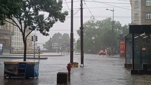 OVOG DATUMA STIŽU PLJUSKOVI SA GRMLJAVINOM: Upaljen meteoalarm - vremenska prognoza do kraja sedmice