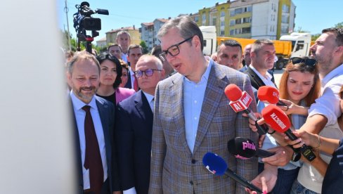 ВУЧИЋ: ЕУ за пругу Ниш - Димитровград Србији поклонила 80 милиона евра