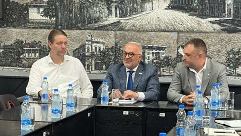 NA DNEVNOM REDU TEME IZ NADLEŽNOSTI AGENCIJE: Damnjanović se sastao sa gradonačelnikom Kragujevca i predsednicima više opština