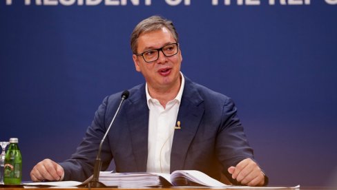 PREDSEDNIK VUČIĆ OTKRIO: Razgovarao sam sa Pešićem i Čovićem, želimo da gradimo košarkaški trening centar