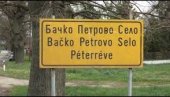 МЕШТАНИ БАЧКОГ ПЕТРОВОГ СЕЛА ПРЕСТРАВЉЕНИ: После убиства жене, неко им лупа ноћу по прозорима - одржавају хитан састанак