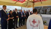 SLUŽEN PARASTOS SRPSKIM ŽRTVAMA U STAROM GACKU: Već četvrt veka nema pravde za nastradale Srbe sa KiM (FOTO/VIDEO)