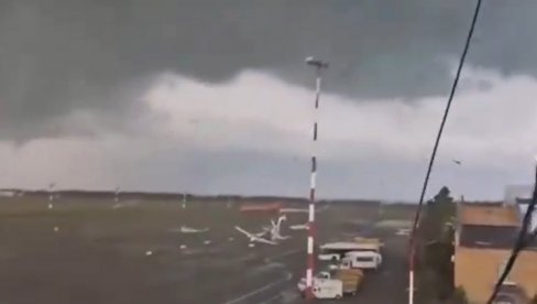 AVIONI I HELIKOPTERI RAZBACANI NA SVE STRANE: Kada priroda pokaže svoju snagu, to izgleda ovako (VIDEO)