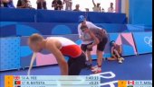 UZNEMIRUJUĆE SCENE U PARIZU: Olimpijac povraća zbog plivanja u kontaminiranoj Seni?! (VIDEO)