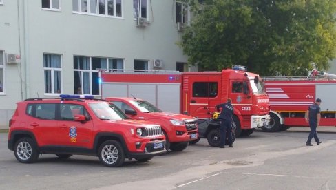 ZASTRAŠUJUĆI SNIMAK BUKTINJE: Veliki požar na Novom Beogradu (VIDEO)