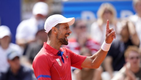 NOVAK ĐOKOVIĆ NE BLISTA SAMO U TENISU: Srbin se oprobao i u ovom sportu, pa izazvao jednog od najvećih (VIDEO)