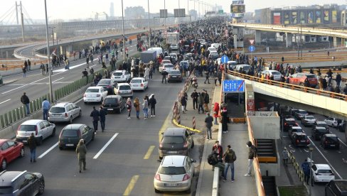 СПРЕМАЈУ СЕ НЕМИРИ, ГЛАВНИ ЦИЉ ЈЕ ПРЕВРАТ: Уочи данашњег протеста у Београду Вучић добио званично упозорење руских служби