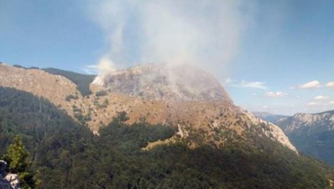 BEZ HELIKOPTERA IZ SRBIJE NEĆE ZAUSTAVITI POŽARE: Vatrene stihije besne u Republici Srpskoj, a iz FBiH otežavaju dolazak pomoći