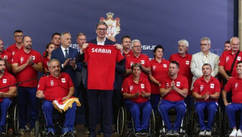 SRBIJA JE UZ VAS! Predsednik Aleksandar Vučić čestitao Mitru Palikući na osvajanju paraolimpijske medalje