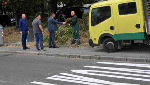 ДА ШКОЛАРЦИ БУДУ БЕЗБЕДНИ: Општина Звездара сређује саобраћајну сигнализацију